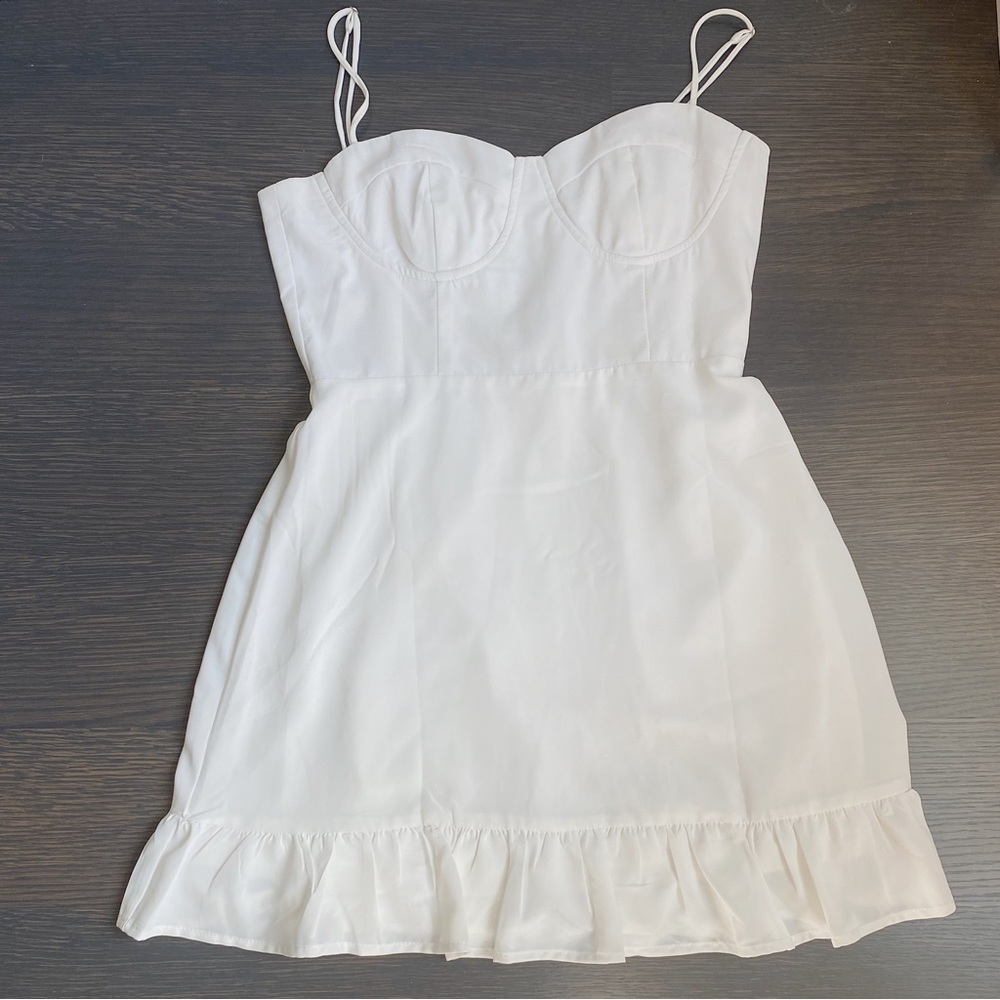WHITE DRESS ADJUSTABLE STRAPS TIGHT RUFFLE SKIRT UNDERWIRED ZIP UP